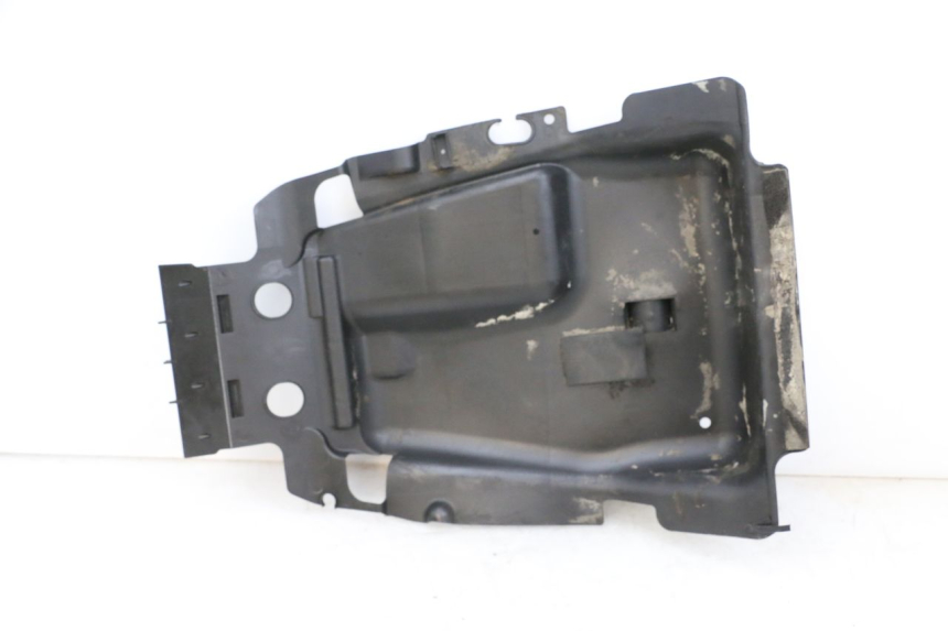 photo de TAMPA DEBAIXO DO BANCO SUZUKI BURGMAN EXECUTIVE ABS 650 (2006 - 2012) - Detalhe da peça