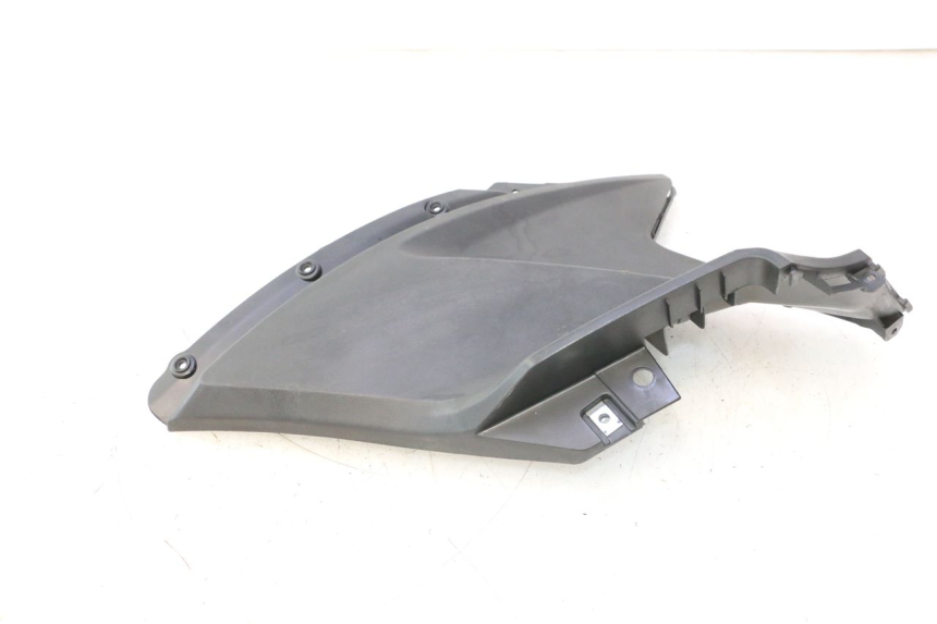 photo de TAMPA LATERAL DIREITA SOBRE O BANCO KYMCO AGILITY CITY 16P 125 (2015 - 2024) - Pontos de fixação