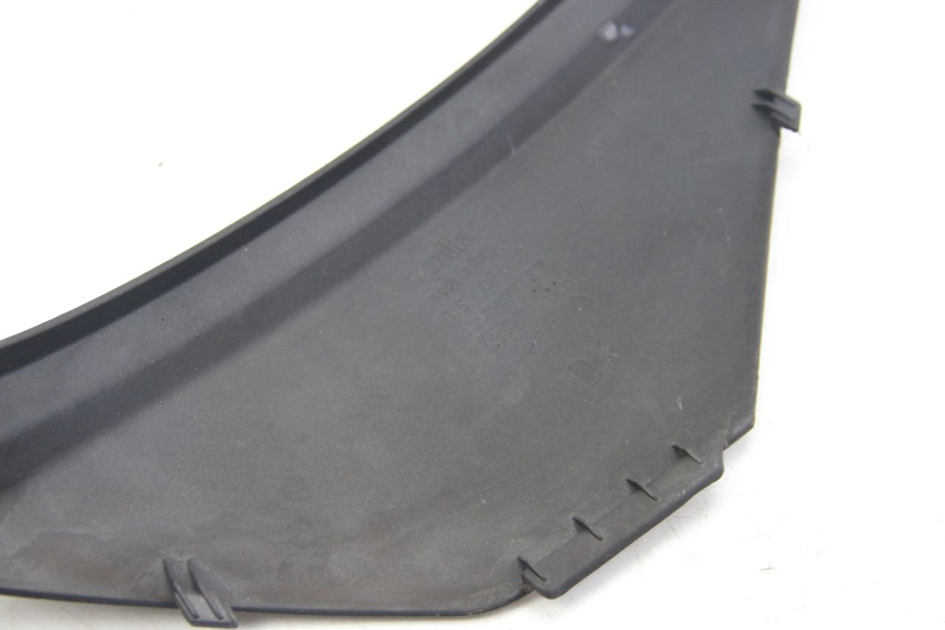 photo de TAMPA LATERAL DIREITA SOB O BANCO APRILIA ATLANTIC 500 (2002 - 2003) - Pontos de fixação