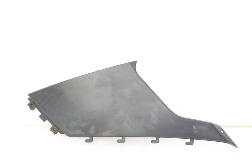 photo de TAMPA LATERAL DIREITA SOB O BANCO BMW C1 125 (2000 - 2003) - Outro ângulo de visão
