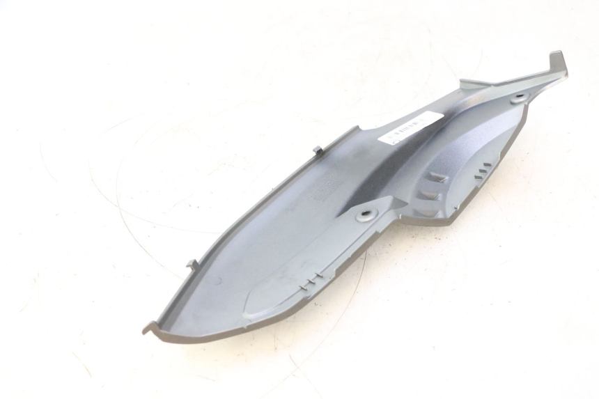 photo de TAMPA LATERAL DIREITA SOB O BANCO BMW C SPORT 650 (2015 - 2021) - Ampliação técnica