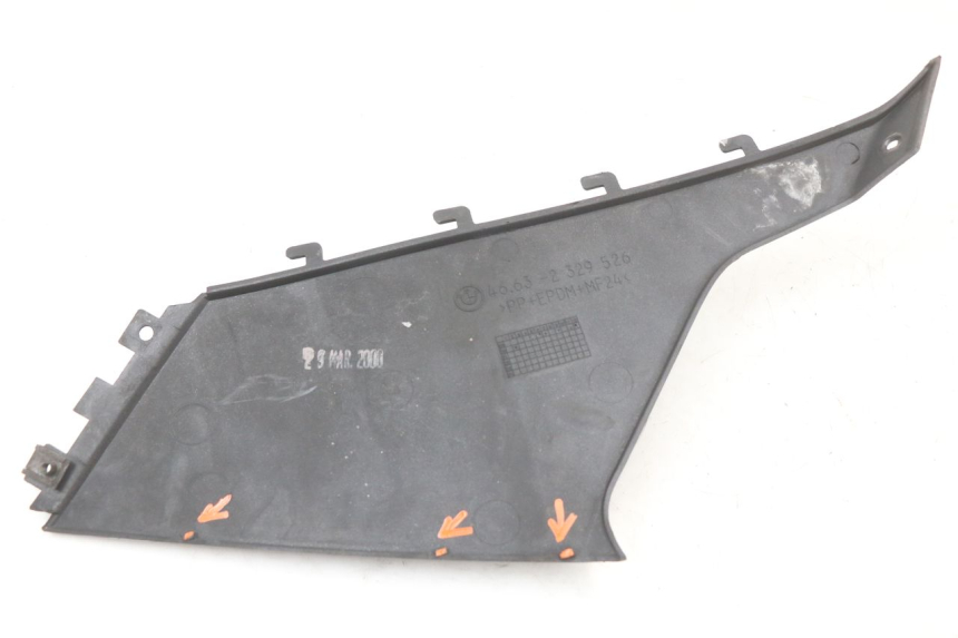 photo de TAMPA LATERAL DIREITA SOB O BANCO BMW C1 125 (2000 - 2003) - Outro ângulo de visão