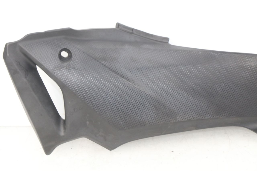 photo de TAMPA LATERAL DIREITA SOB O BANCO HONDA CBRF CBR-F PC41 600 (2011 - 2013) - Outro ângulo de visão