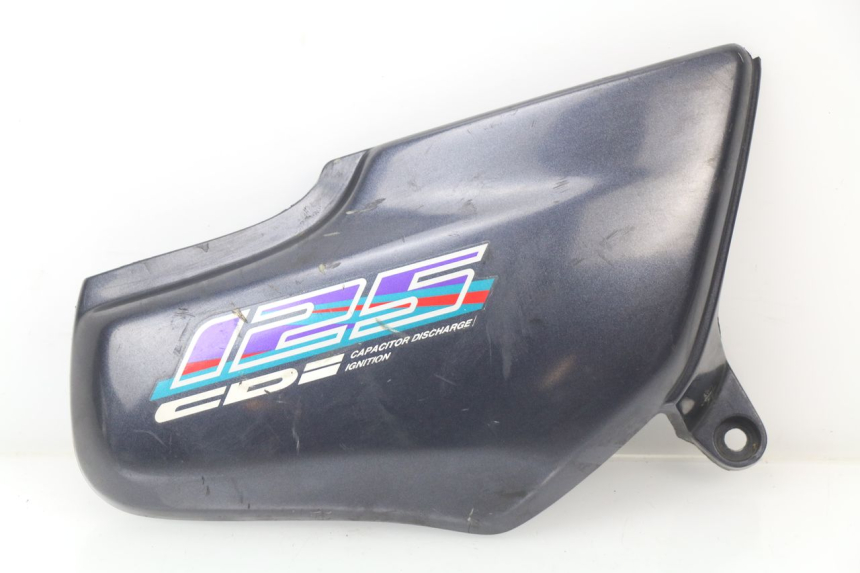 photo de TAMPA LATERAL DIREITA SOB O BANCO HONDA CG 125 (1996 - 1998) - Vista principal