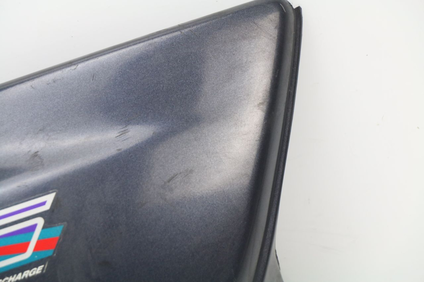 photo de TAMPA LATERAL DIREITA SOB O BANCO HONDA CG 125 (1996 - 1998) - Ampliação técnica