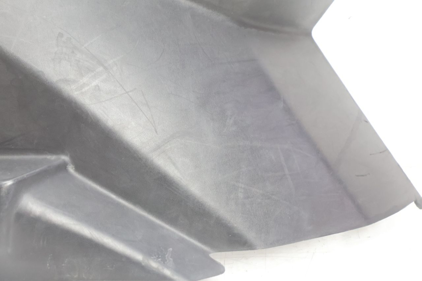photo de TAMPA DIREITA SOB O ASSENTO PEUGEOT CITYSTAR 2T 50 (2018 - 2021) - Zoom do estado de desgaste