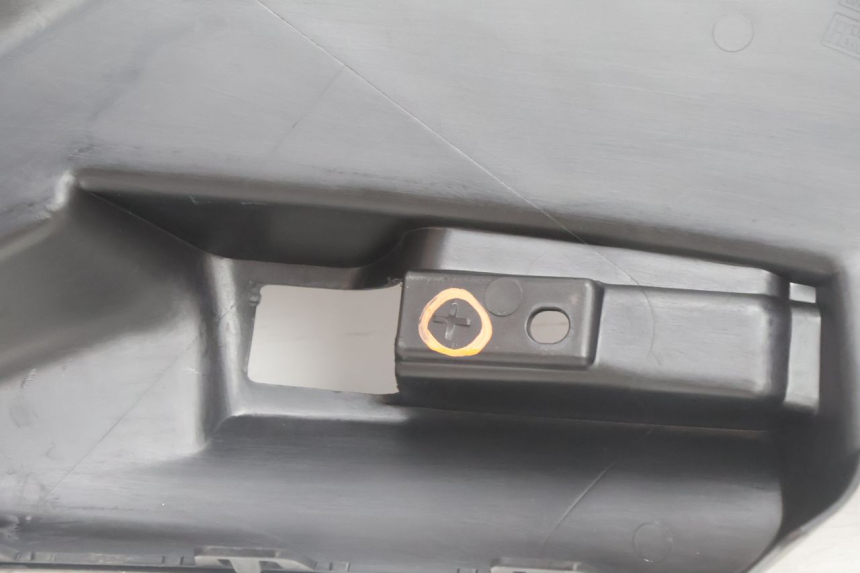 photo de TAMPA DIREITA SOB O ASSENTO PEUGEOT CITYSTAR 2T 50 (2018 - 2021) - Vista geral