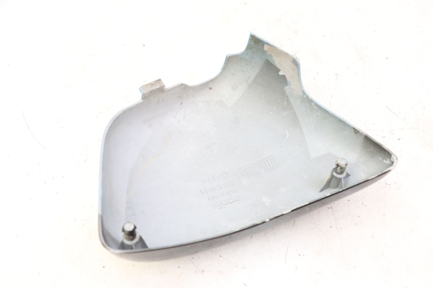 photo de TAMPA LATERAL DIREITA SOB O BANCO APRILIA CLASSIC 125 (1995 - 2001) - Detalhe da peça