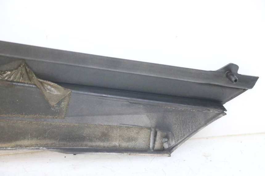 photo de TAMPA LATERAL DIREITA SOB O BANCO YAMAHA FJ 3CX 1200 (1986 - 1996) - Peça verificada