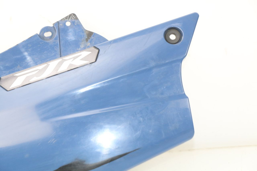 photo de TAMPA LATERAL DIREITA SOB O BANCO YAMAHA FJR ABS 1300 (2006 - 2012) - Peça verificada