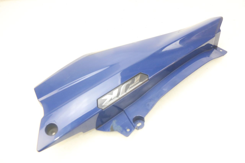 photo de TAMPA LATERAL DIREITA SOB O BANCO YAMAHA FJR ABS 1300 (2016 - 2020) - Ampliação técnica