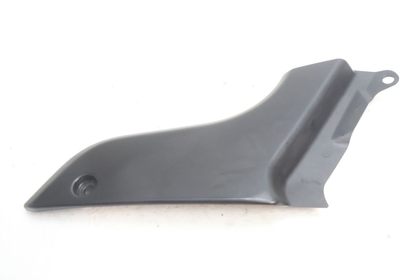 photo de TAMPA DIREITA SOB O ASSENTO YAMAHA FJR 1300 (2001 - 2005) - Detalhe da peça