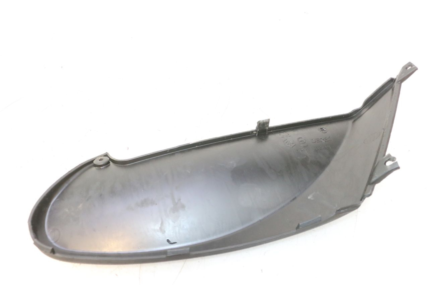 photo de TAMPA LATERAL DIREITA SOB O BANCO PIAGGIO FLY 2T 50 (2004 - 2017) - Outro ângulo de visão