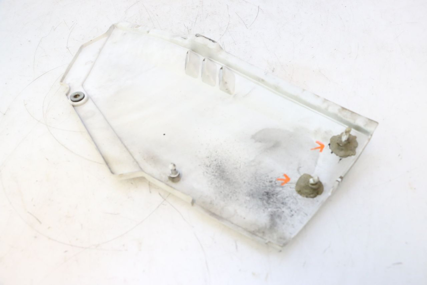 photo de TAMPA DIREITA SOB O ASSENTO KAWASAKI GPX F ZX750F 750 (1986 - 1990) - Detalhe da peça