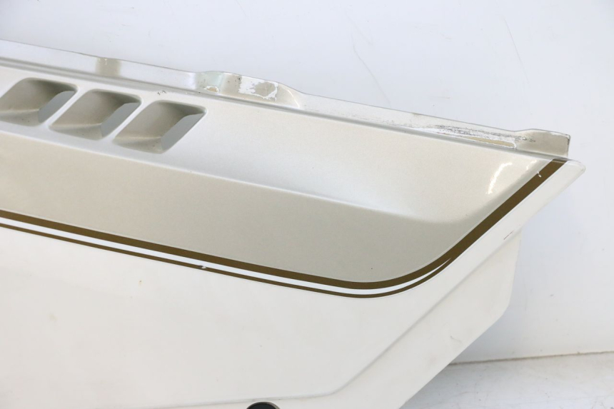 photo de TAMPA DIREITA SOB O ASSENTO KAWASAKI GPX F ZX750F 750 (1986 - 1990) - Peça verificada