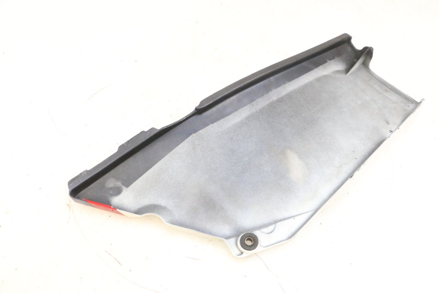 photo de TAMPA LATERAL DIREITA SOB O BANCO KAWASAKI GPX R WARBIRD 600 (1988 - 1993) - Outro ângulo de visão