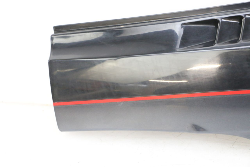 photo de TAMPA LATERAL DIREITA SOB O BANCO KAWASAKI GPZ RX 1000 (1986 - 1988) - Detalhes característicos