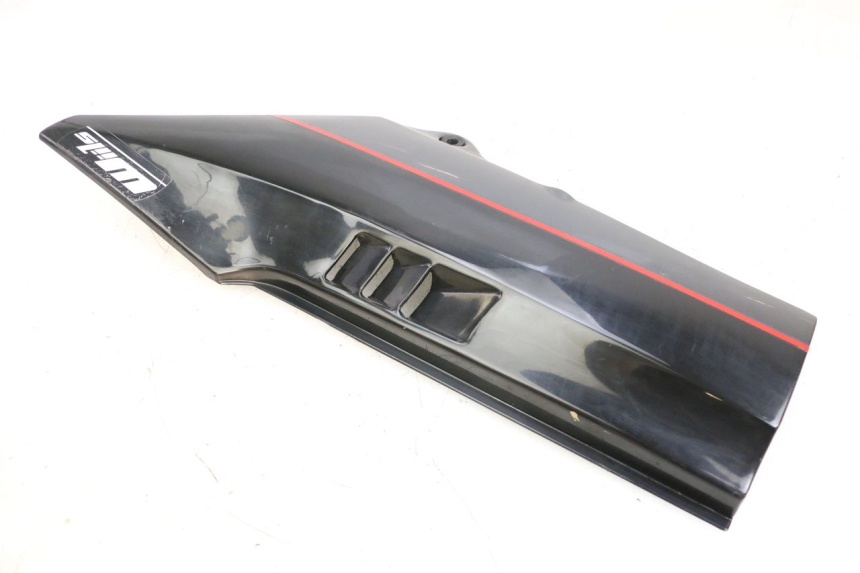 photo de TAMPA LATERAL DIREITA SOB O BANCO KAWASAKI GPZ RX 1000 (1986 - 1988) - Pontos de fixação