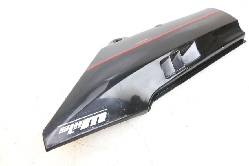 photo de TAMPA LATERAL DIREITA SOB O BANCO KAWASAKI GPZ RX 1000 (1986 - 1988) - Estado da superfície