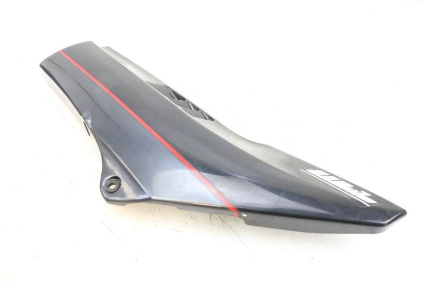 photo de TAMPA LATERAL DIREITA SOB O BANCO KAWASAKI GPZ RX 1000 (1986 - 1988) - Peça verificada