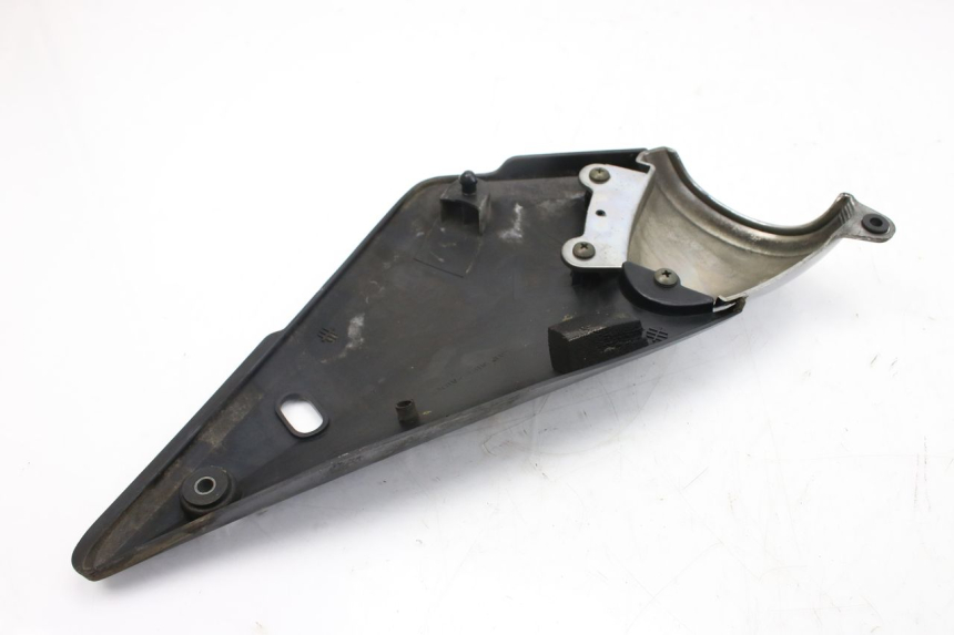 photo de TAMPA LATERAL DIREITA SOB O BANCO SUZUKI GSF S BANDIT 600 (2000 - 2004) - Outro ângulo de visão