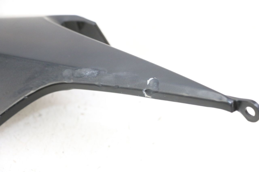 photo de TAMPA LATERAL DIREITA SOB O BANCO SUZUKI GSR 750 (2011 - 2017) - Ampliação técnica