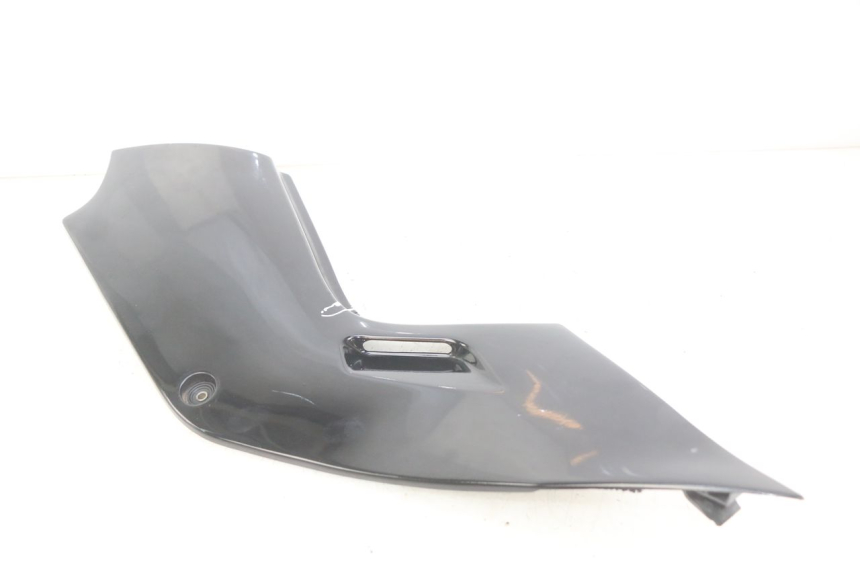 photo de TAMPA LATERAL DIREITA SOB O BANCO SUZUKI GSX-F GSX  F 1100 (1988 - 1994) - Ampliação técnica
