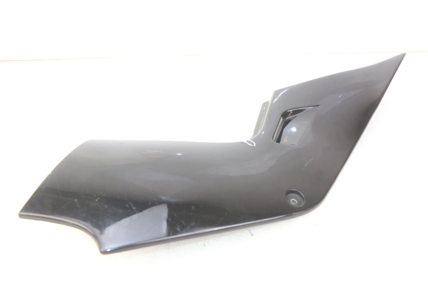 photo de TAMPA LATERAL DIREITA SOB O BANCO SUZUKI GSX-F GSX  F 1100 (1988 - 1994) - Vista geral