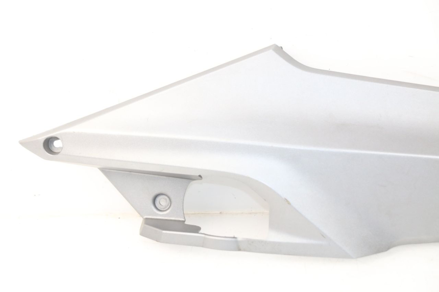photo de TAMPA LATERAL DIREITA SOBRE O BANCO SYM GTS EFI ABS 125 (2012 - 2016) - Estado da superfície
