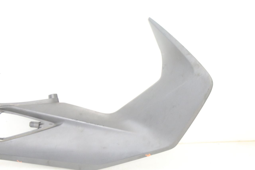 photo de TAMPA LATERAL DIREITA SOB O BANCO HONDA FORZA 125 (2021 - 2025) - Zoom do estado de desgaste