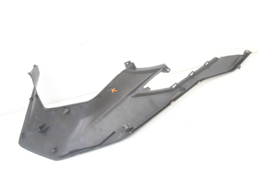 photo de TAMPA LATERAL DIREITA SOB O BANCO HONDA FORZA 125 (2021 - 2025) - Ampliação técnica