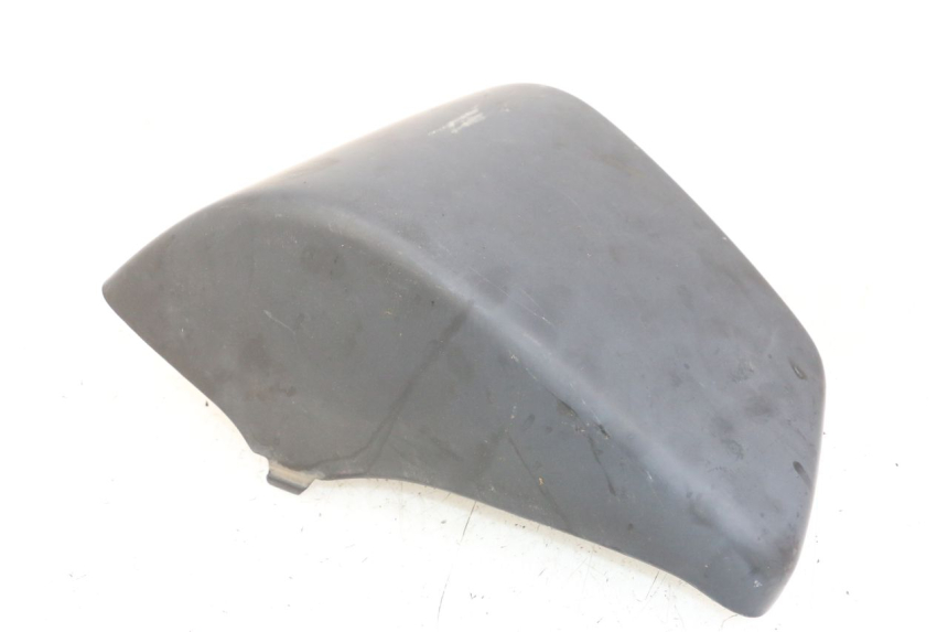 photo de TAMPA LATERAL DIREITA SOB O BANCO HONDA VT C2 SHADOW 750 (1997 - 2001) - Pontos de fixação