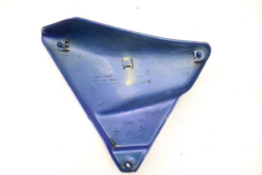 photo de TAMPA LATERAL DIREITA SOBRE O BANCO SYM HUSKY 125 (1999 - 2005) - Pontos de fixação