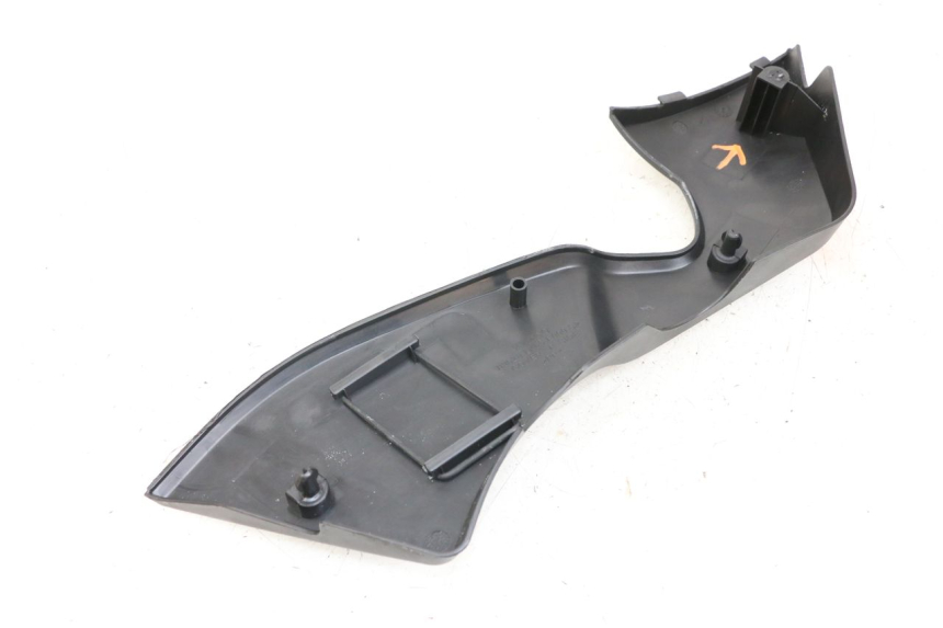 photo de TAMPA DEBAIXO DO BANCO DIREITA KYMCO K-PW K-PIPE 50 (2012 - 2017) - Ampliação técnica
