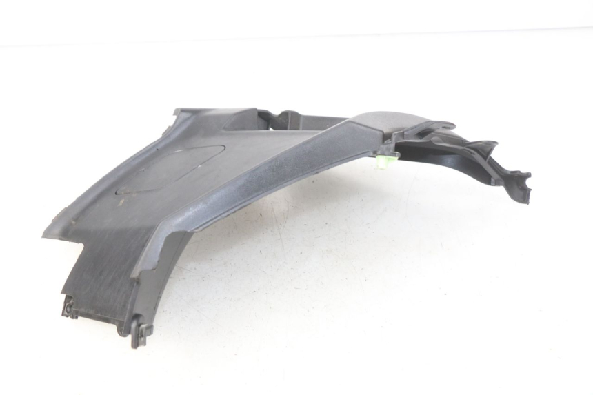 photo de TAMPA LATERAL DIREITA SOB O BANCO PEUGEOT KISBEE 2T 50 (2010 - 2017) - Ampliação técnica
