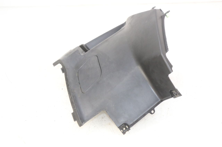 photo de TAMPA LATERAL DIREITA SOB O BANCO PEUGEOT KISBEE 2T 50 (2010 - 2017) - Outro ângulo de visão