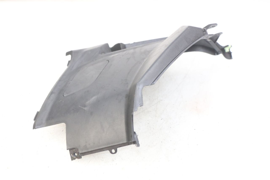 photo de TAMPA LATERAL DIREITA SOB O BANCO PEUGEOT KISBEE 2T 50 (2010 - 2017) - Outro ângulo de visão