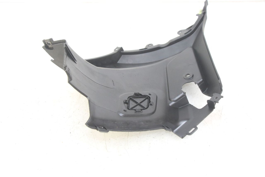 photo de TAMPA LATERAL DIREITA SOB O BANCO PEUGEOT KISBEE 4T 50 (2010 - 2017) - Zoom do estado de desgaste
