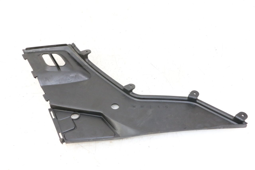 photo de TAMPA LATERAL DIREITA SOB O BANCO KYMCO PEOPLE S 125 (2000 - 2008) - Zoom do estado de desgaste