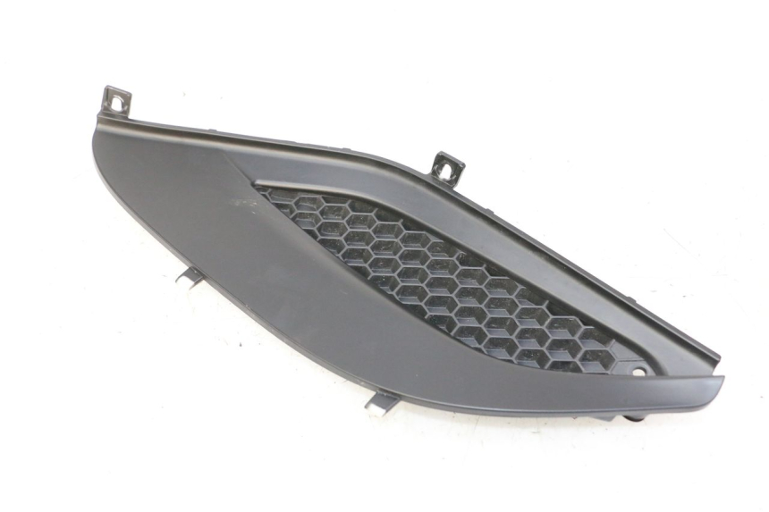 photo de TAMPA LATERAL DIREITA SOBRE O BANCO PIAGGIO MP3 HPE 310 (2024 - 2025) - Ampliação técnica