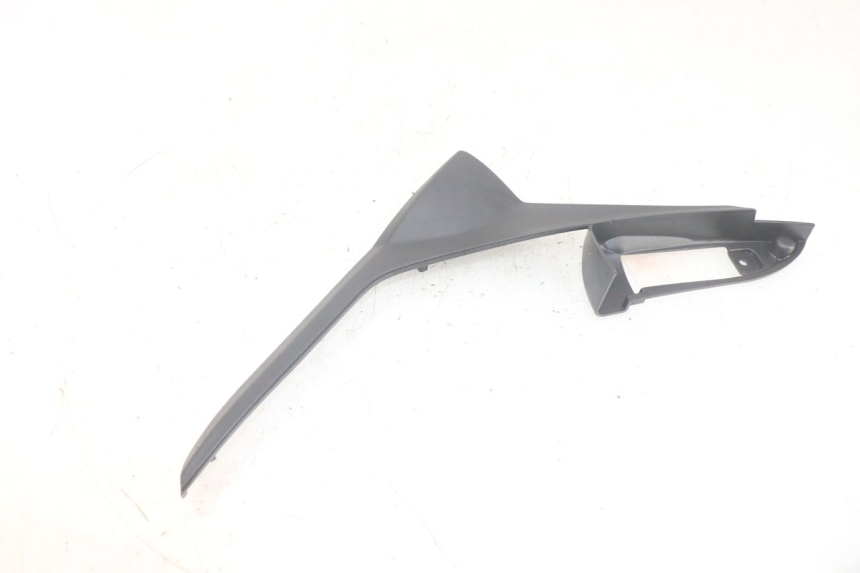 photo de TAMPA LATERAL DIREITA SOB O BANCO PIAGGIO MP3 HPE 300 (2019 - 2026) - Ampliação técnica