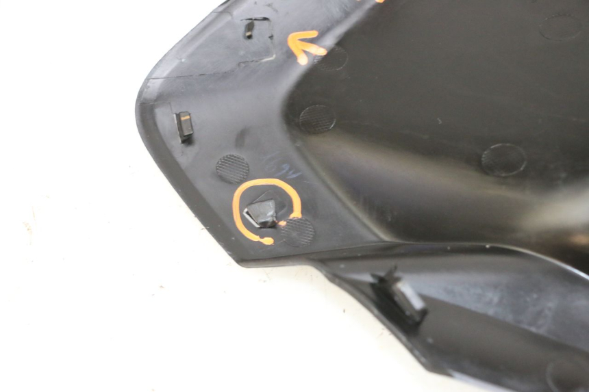 photo de TAMPA LATERAL DIREITA SOB O BANCO YAMAHA NEO'S CORE 1 (2022 - 2026) - Zoom do estado de desgaste