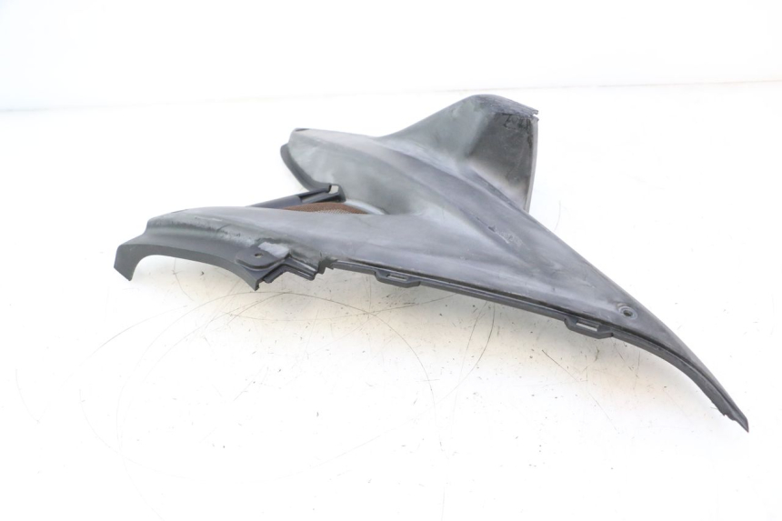 photo de TAMPA DIREITA SOB O ASSENTO MBK NITRO 50 (2004 - 2008) - Detalhe da peça