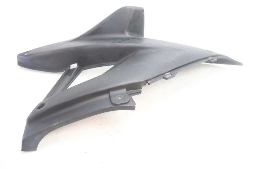 photo de TAMPA DIREITA SOB O ASSENTO MBK NITRO 50 (2004 - 2008) - Pontos de fixação