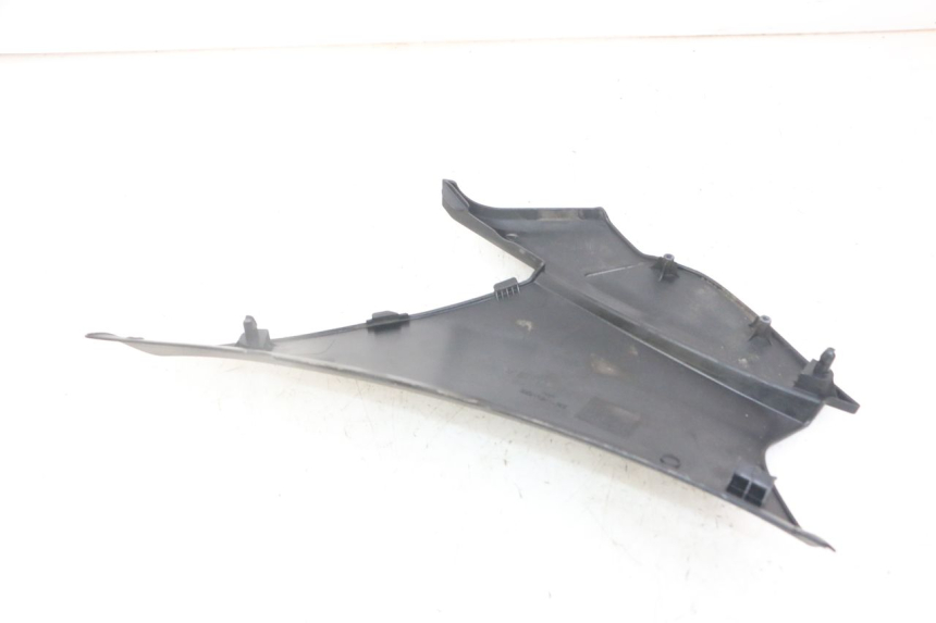 photo de TAMPA LATERAL DIREITA SOB O BANCO HONDA NTV DEAUVILLE ABS 700 (2007 - 2016) - Ampliação técnica