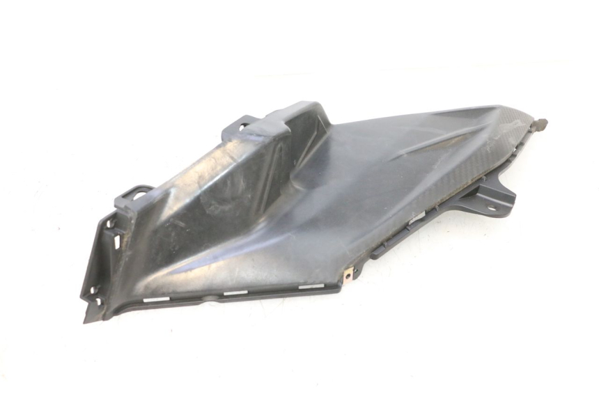 photo de TAMPA LATERAL DIREITA SOB O BANCO SYM ORBIT III 3 4T 50 (2018 - 2021) - Pontos de fixação
