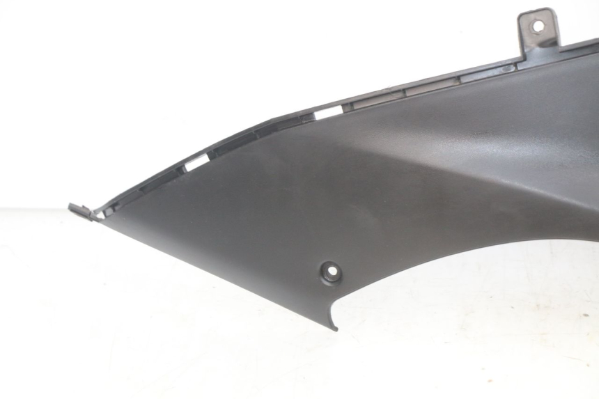 photo de TAMPA LATERAL DIREITA SOBRE O BANCO MBK OVETTO 2T 50 (2007 - 2017) - Pontos de fixação