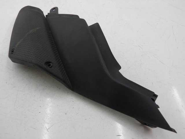 photo de TAMPA LATERAL DIREITA SOB O BANCO PEUGEOT JET FORCE CARBU 50 (2003 - 2016) - Vista principal