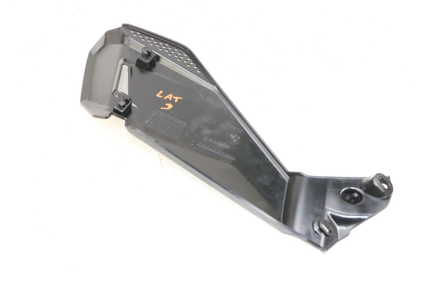 photo de TAMPA LATERAL DIREITA SOBRE O BANCO BMW R GS 1250 (2021 - 2024) - Zoom do estado de desgaste