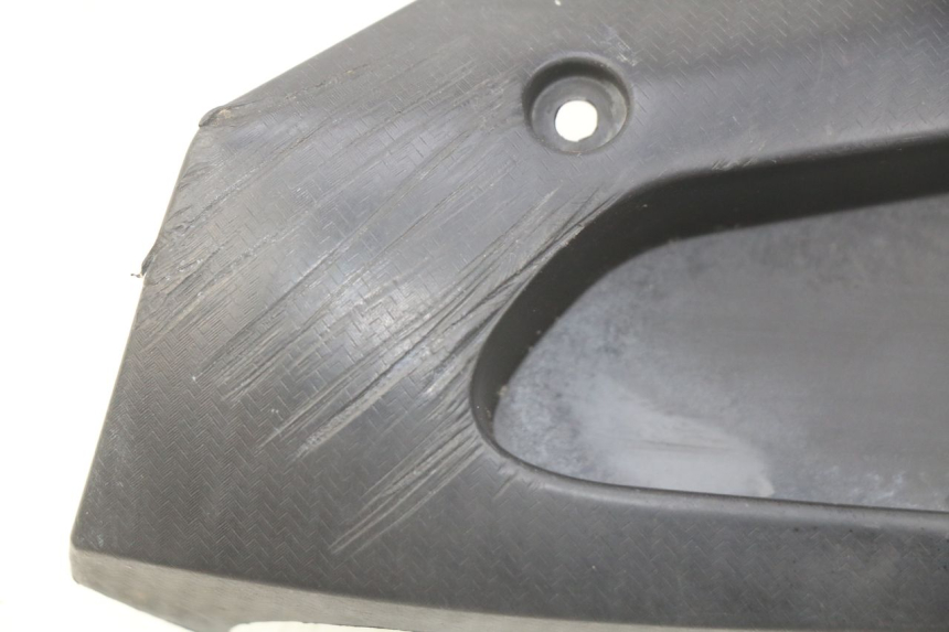 photo de TAMPA LATERAL DIREITA SOB O BANCO GILERA RUNNER SP 50 (2009 - 2017) - Ampliação técnica